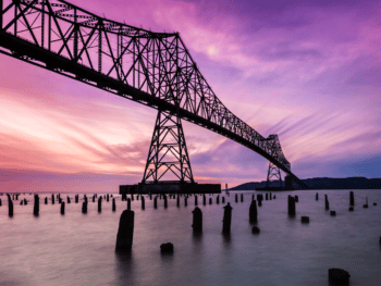 See the Best of Oregon’s Coast in These 2 Towns Just 5 Miles Apart